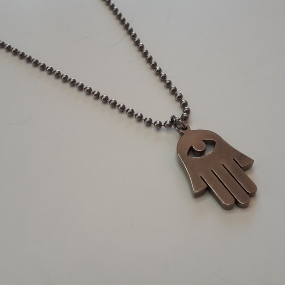 Hamsa hand necklace - Picture 3 of 3